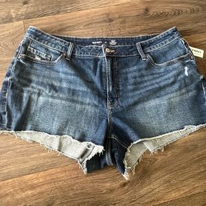 Old Navy OG Curvy Straight 3.5 In Denim Shorts Sz 20